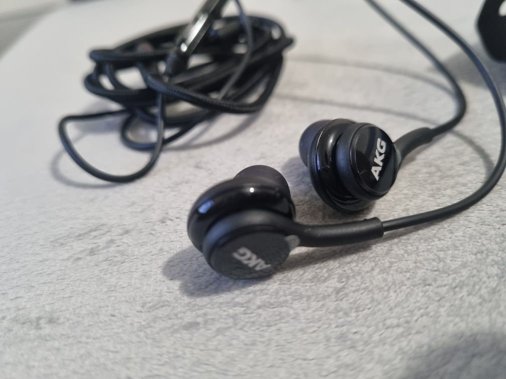 Auriculares AKG pretos para Samsung