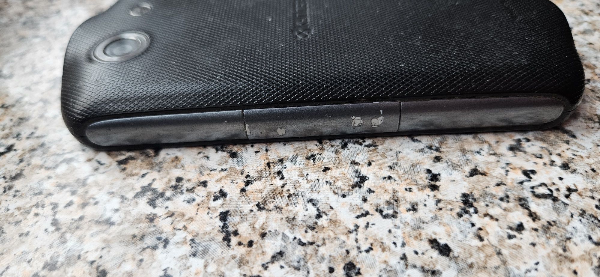 Смартфон Kyocera-E6560