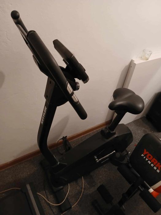 Bieżnia Kettler Berlin S1 i rower stacjonarny Kettler Giro S3