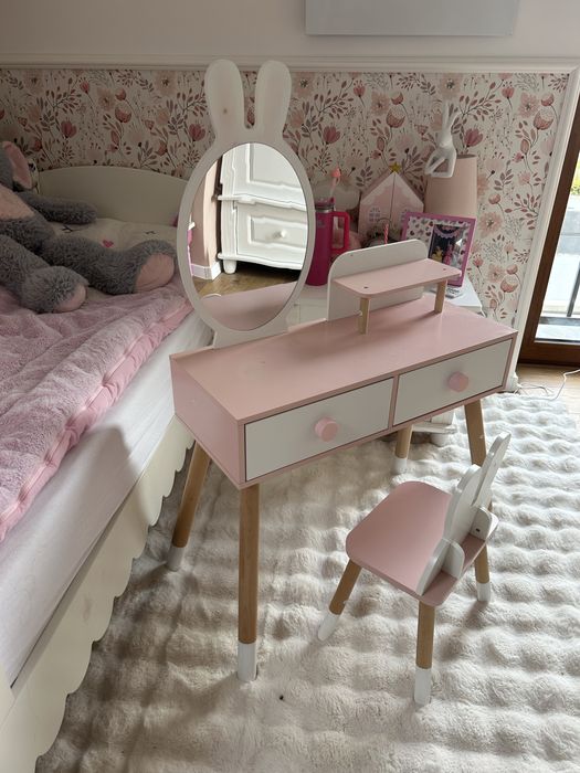 Toaletka dla dziewczynki