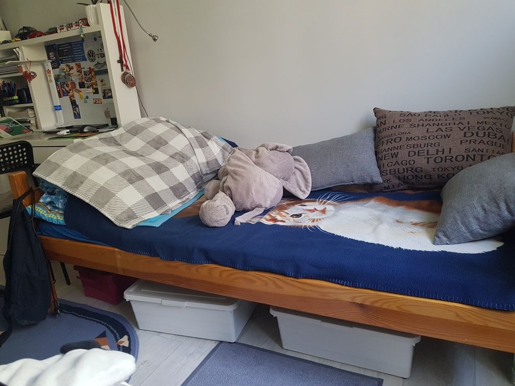 Dwa łóżka możliwość złożenia na piętrowe
