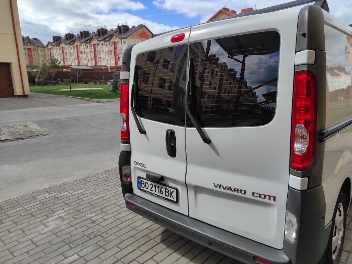 Opel Vivaro 2.0 дизель 2013 груз