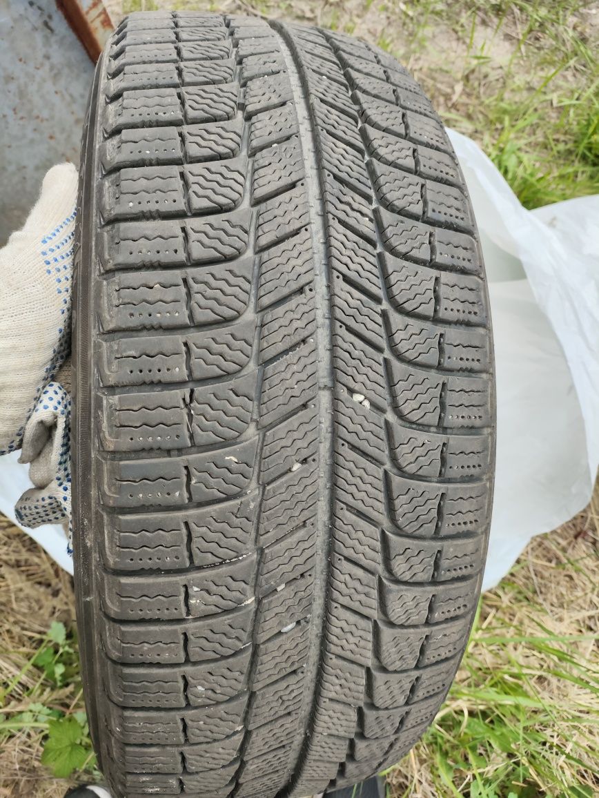 Зимова резина Michelin X-ICE 215/55r17