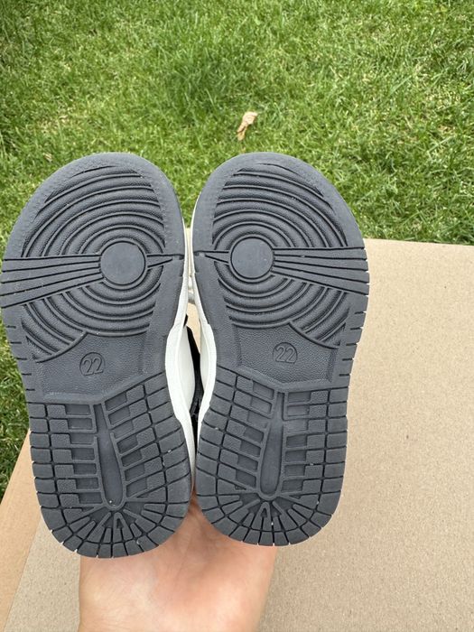 Дитячі кросівки розмір 22