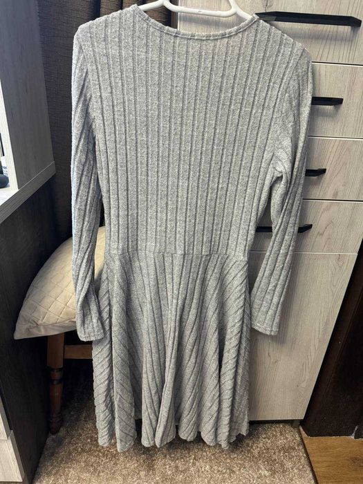 Сукня міді С-М тепла мʼяка кльош в рубчик плаття вʼязане на запах нова