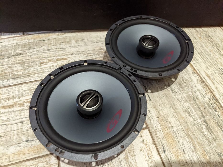 Alpine SPG-17C2, 16-е динамики в авто.