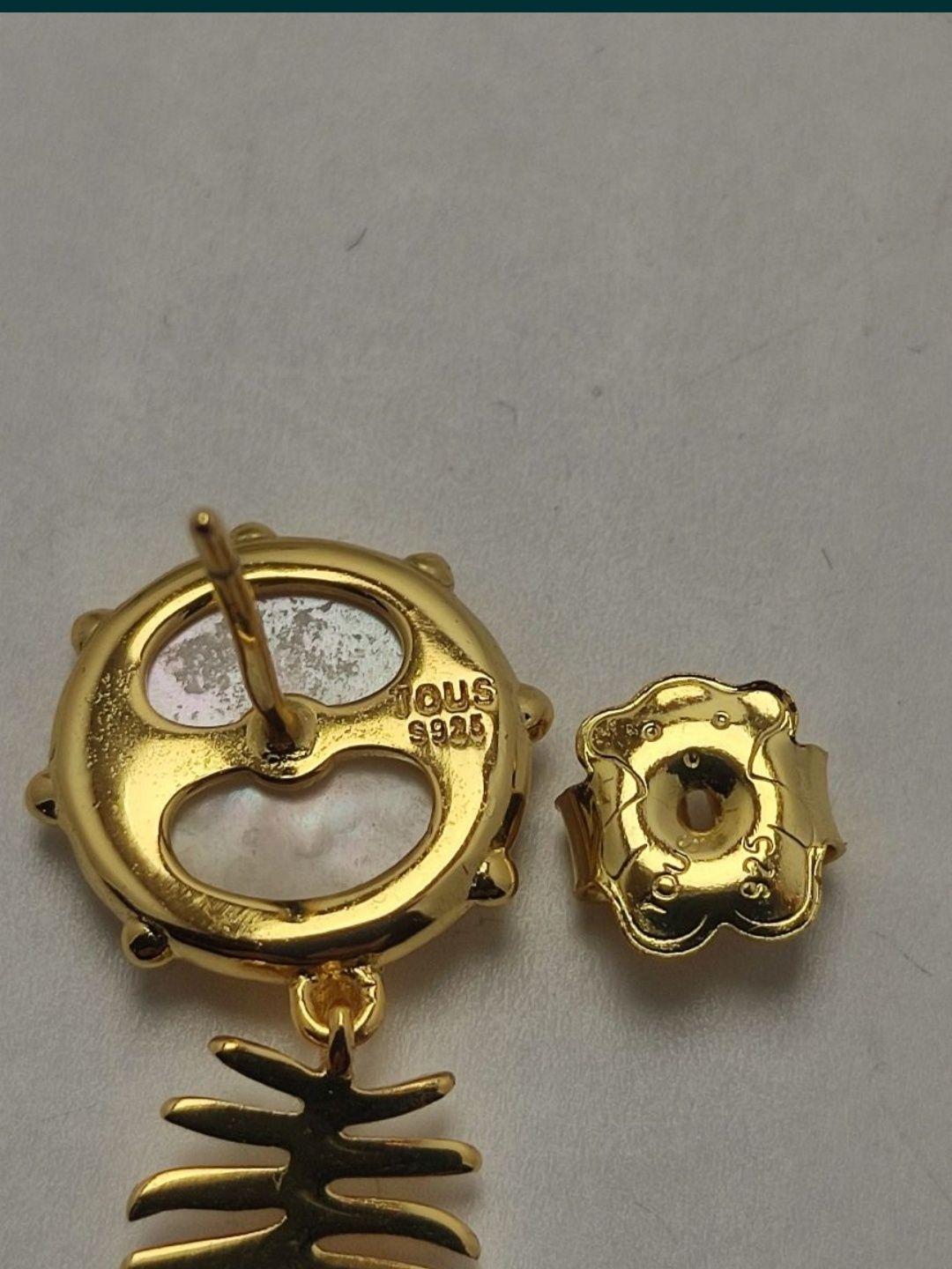 Kolczyki z misiem żółte srebro vermeil 925 z masą perłową