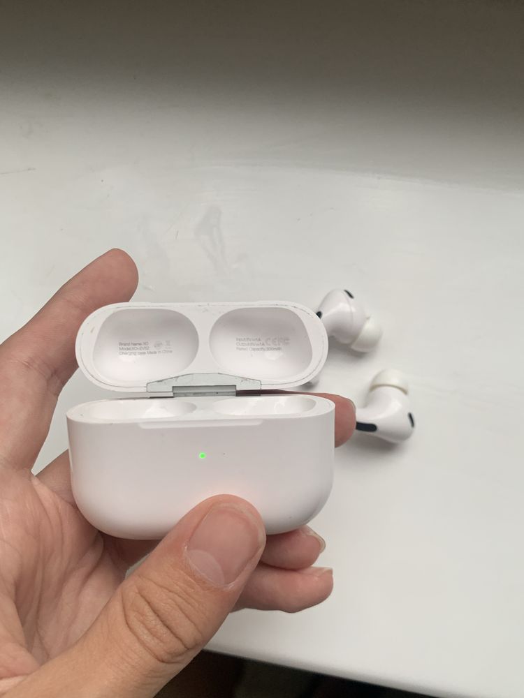 Наушники AirPods Pro