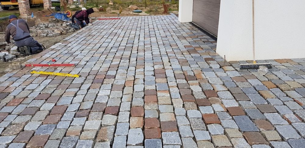 Kostka granitowa cięta płomieniowana starobruk brukowiec kamień polny