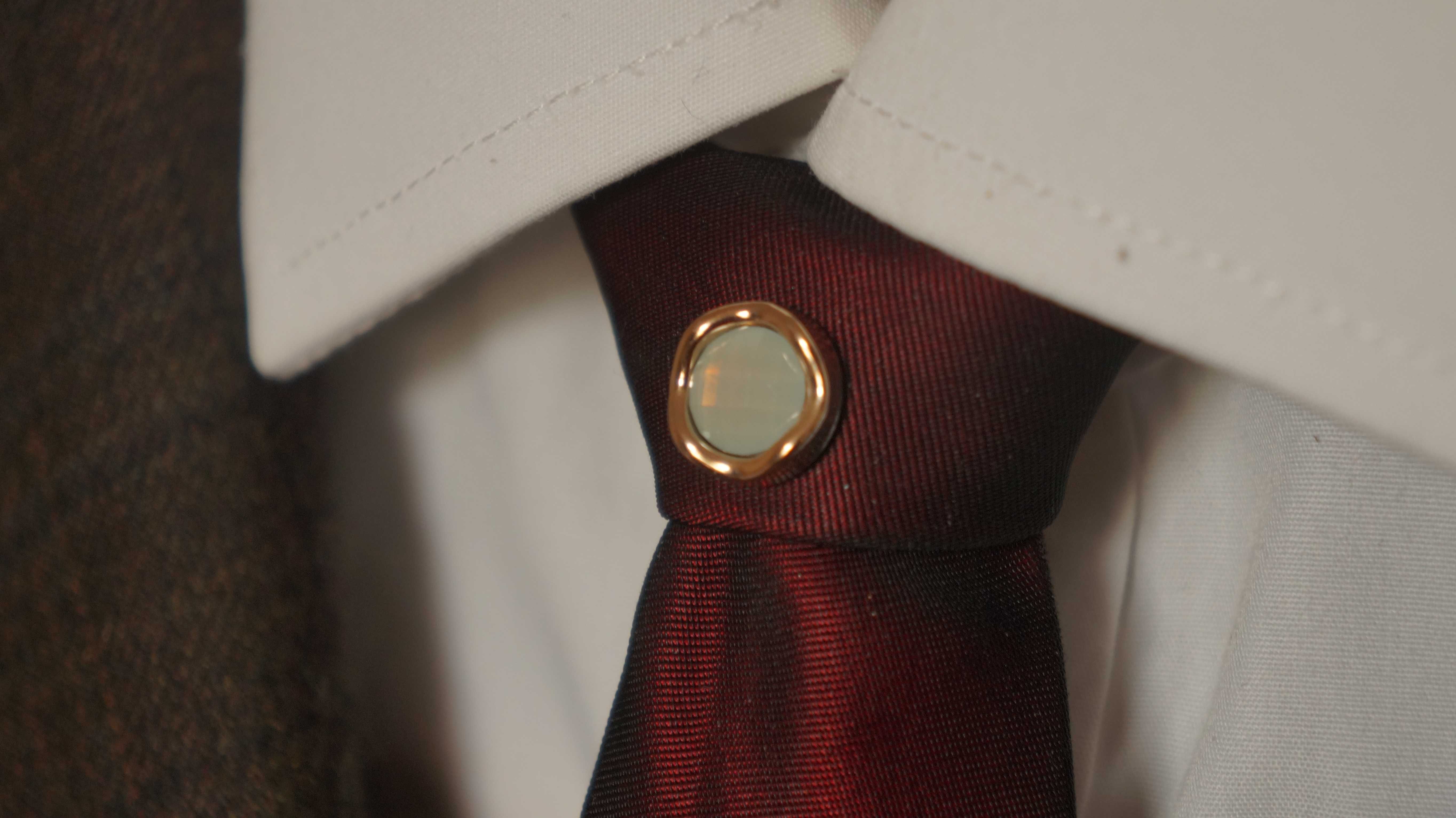 Przypinka spinka/ krawat/ broszka kol. Złoty z Pastele jasny zielony
