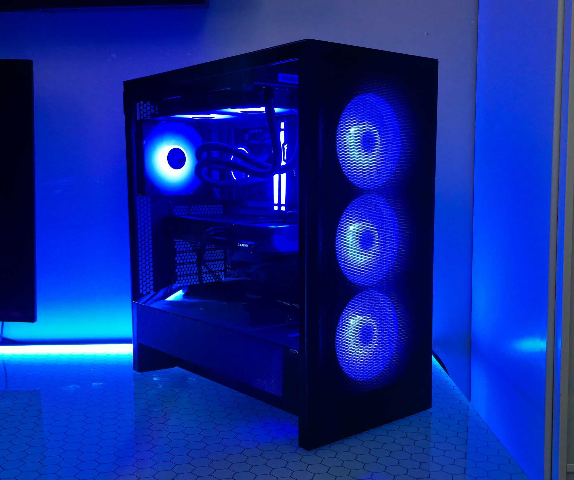Komputer Gamingowy Ryzen 5 9600X, RX 9060XT, DDR5 32 GB, M2 1TB