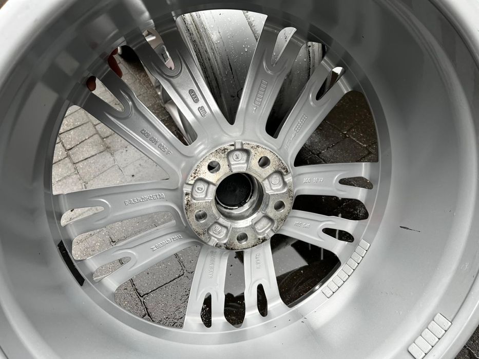 Sprzedam felgi aluminiowe 20 do audi