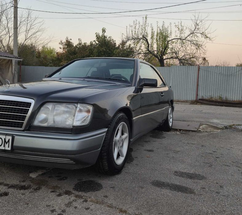 Mercedes 124 Купе в гарному стані