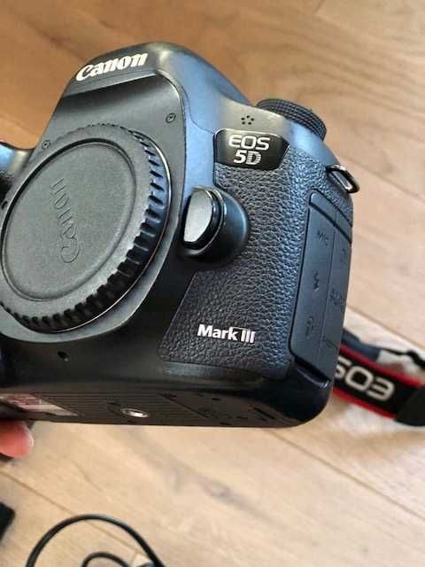Canon EOS 5D MARK III z oryginalnym pudełkiem wygląd JAK NOWY