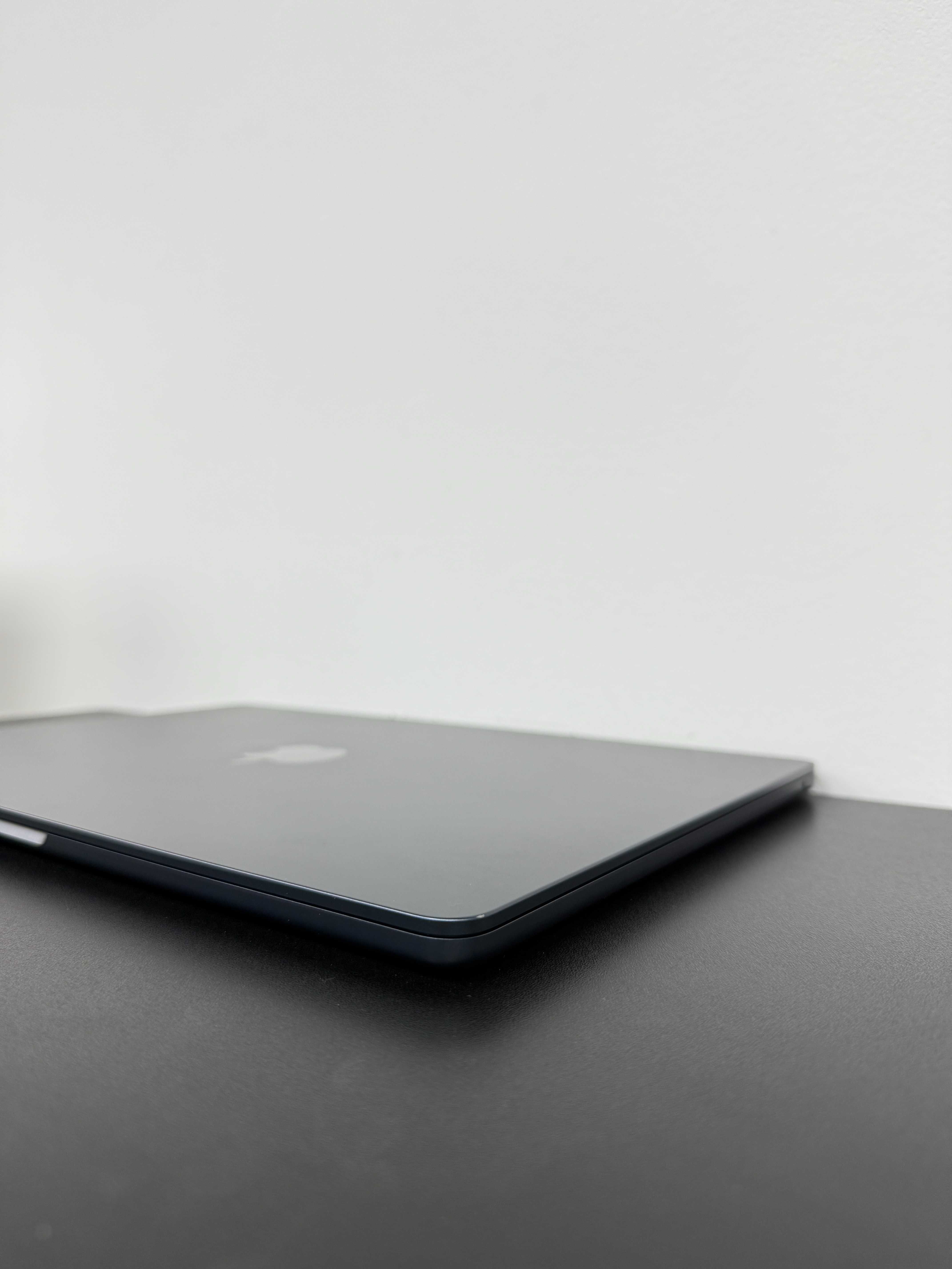 Macbook Air 15 2024 ( М3/ 16gb/ 256 ssd) Офіційна гарантія . 16095SV