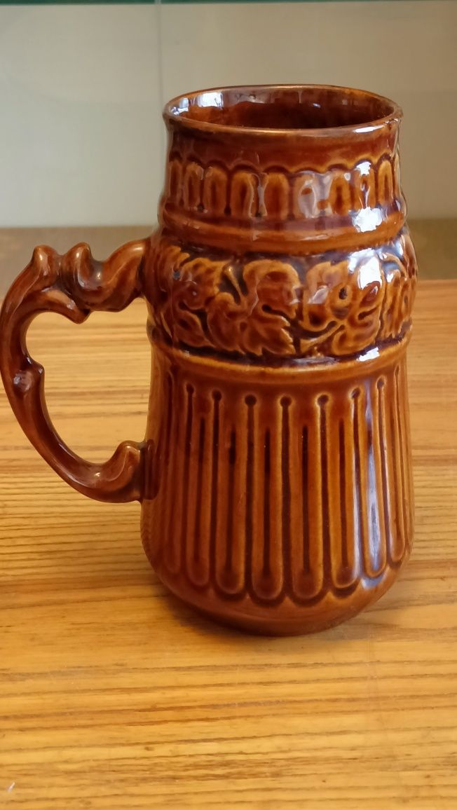 Ceramiczny kufel.