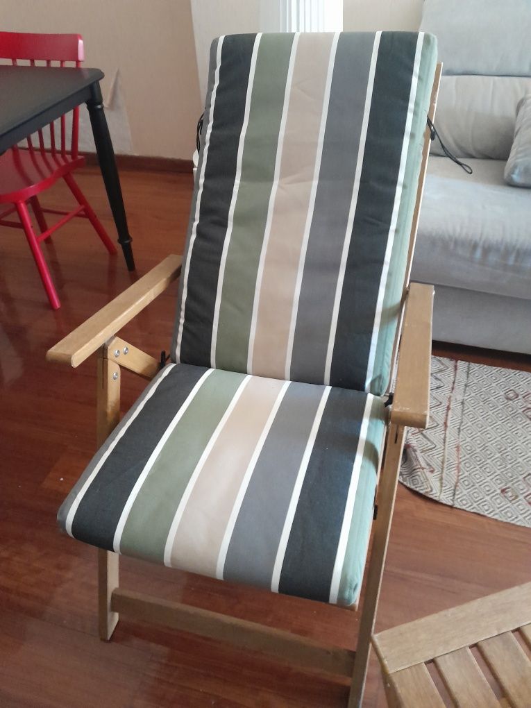 Conjunto ikea cadeira reclinavel/mesa/banco