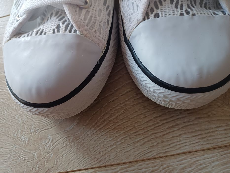 Koronkowe trampki damskie 39