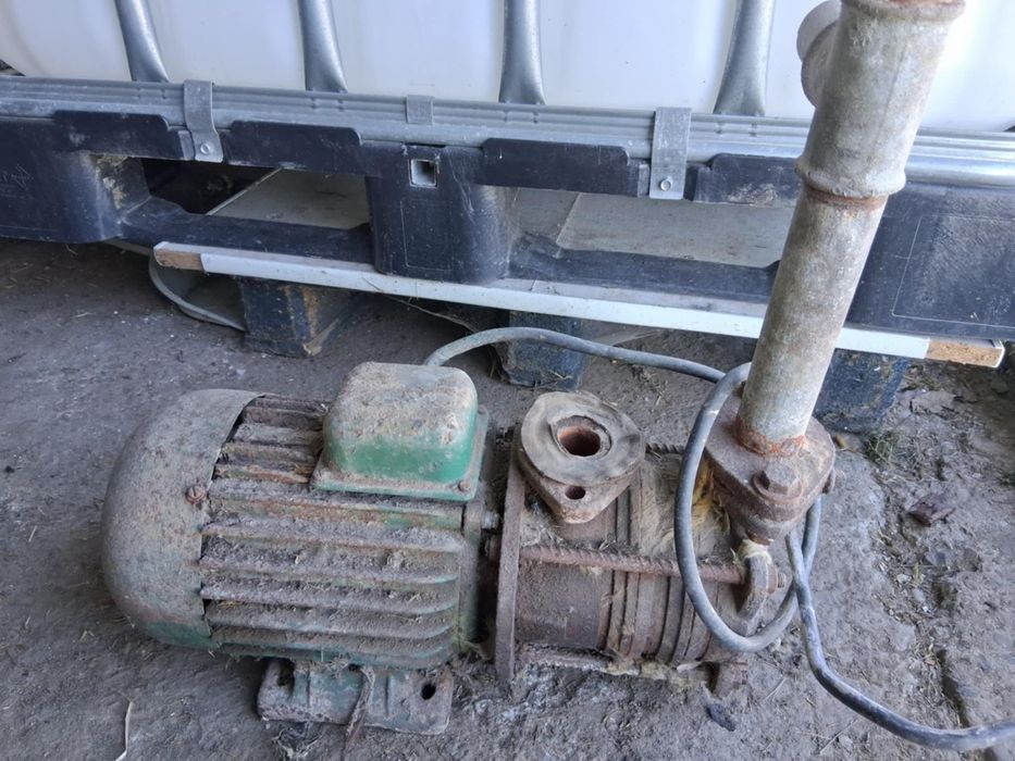 Silnik 3 fazowy z pompą wody