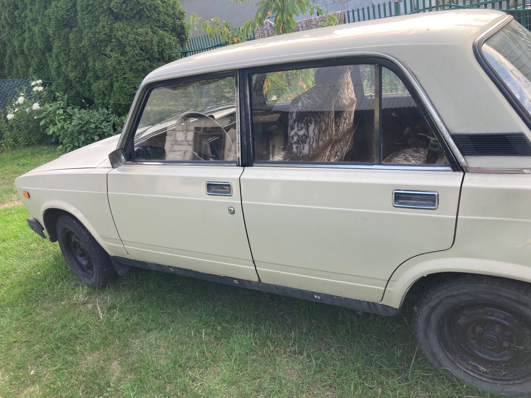 Lada 2107 Lada od pierwszego właściciela w kolorze Kość Słoniowa