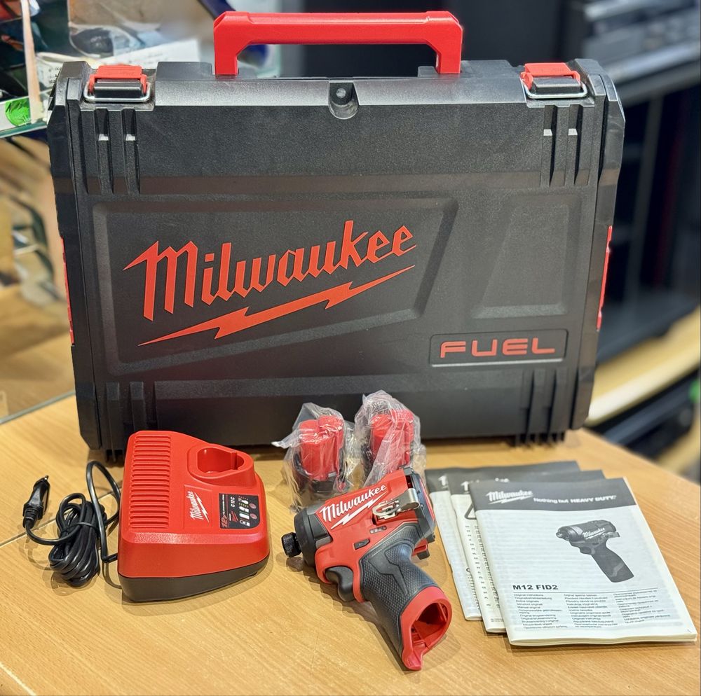 Nowa zakrętarka udarowa Milwaukee M12 FID2 + 2xAku 2.0Ah + Ładowarka