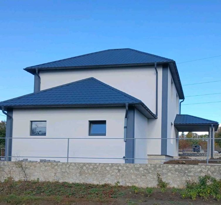 Продаж будинку поряд з містом біля мікрорайону Дружба