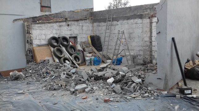 Wyburzenia rozbiórki remonty docieplenia kucie betonu młot wiertnica