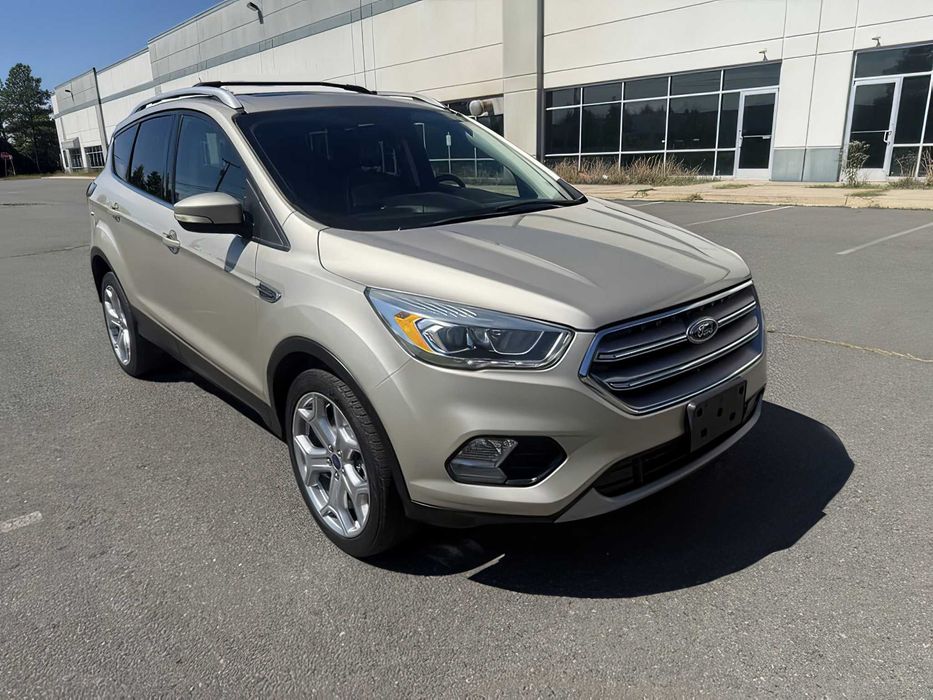 Ford Escape Titanium      2017