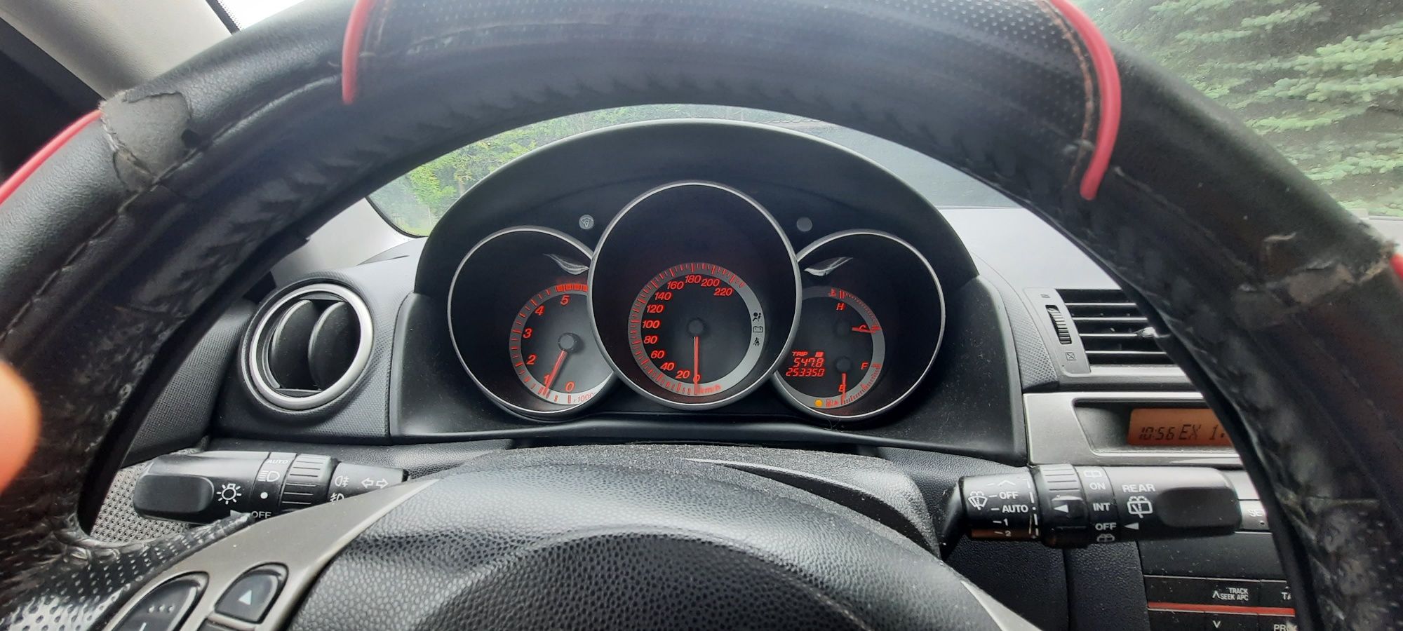 Mazda 3 doinwestowana mechanicznie.