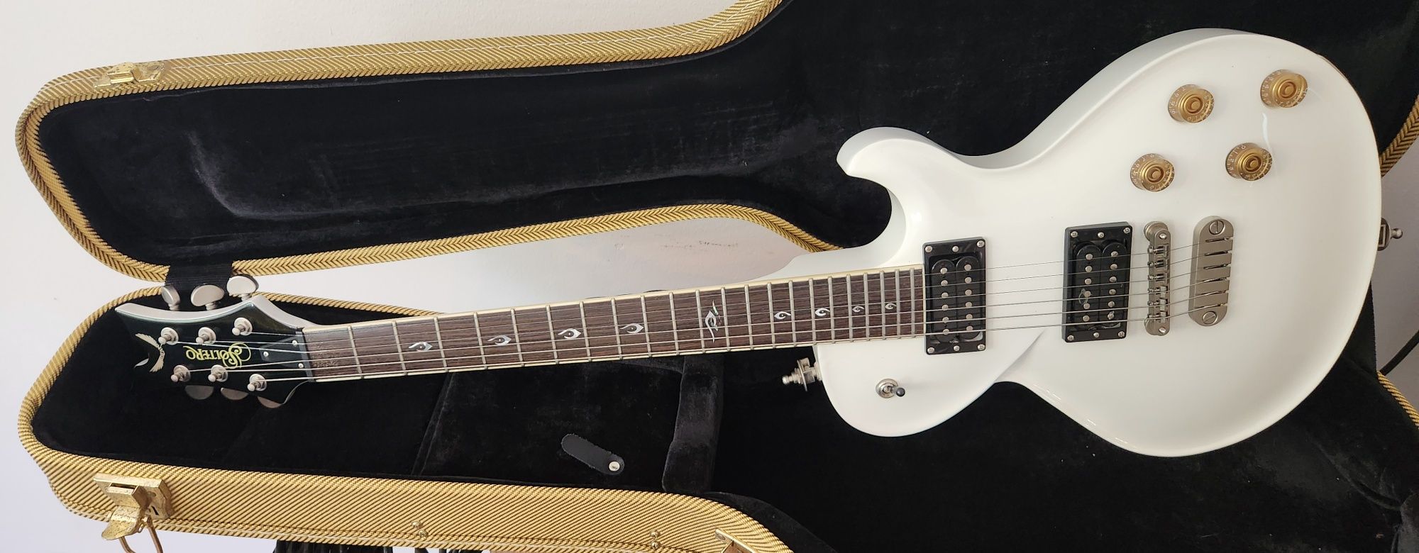 Guitarra Dean Soltero rara