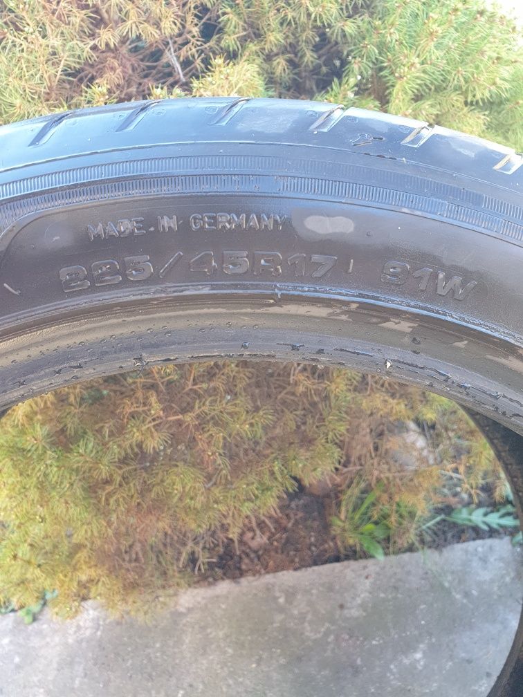 Opony letnie GoodYear R17 225/45 komplet