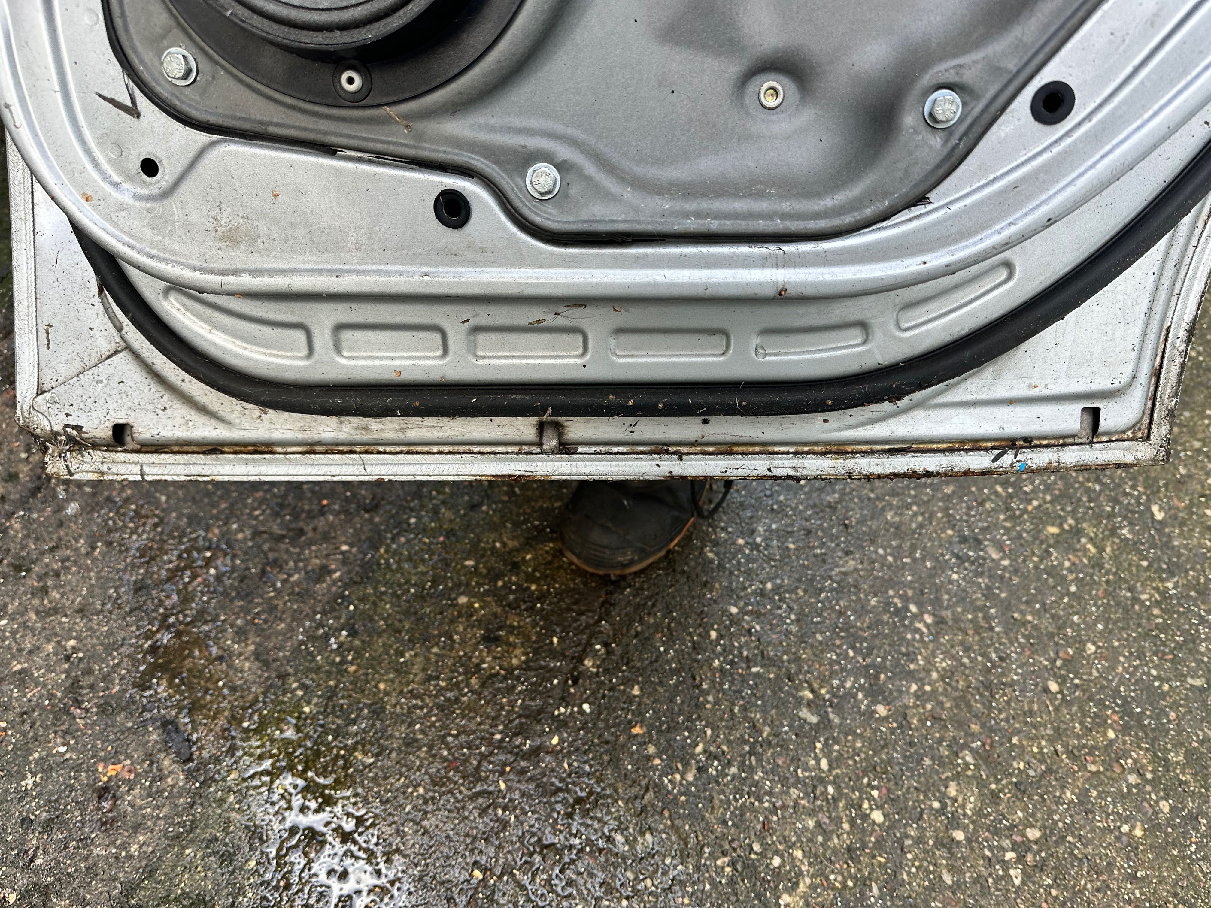 MERCEDES A KLASA W169 DRZWI tył tylne prawe srebrne Lak 761