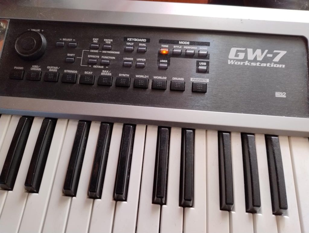 Keyboard ROLAND GW7