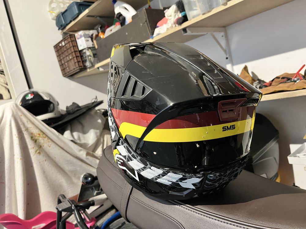 Vendo varios capacetes