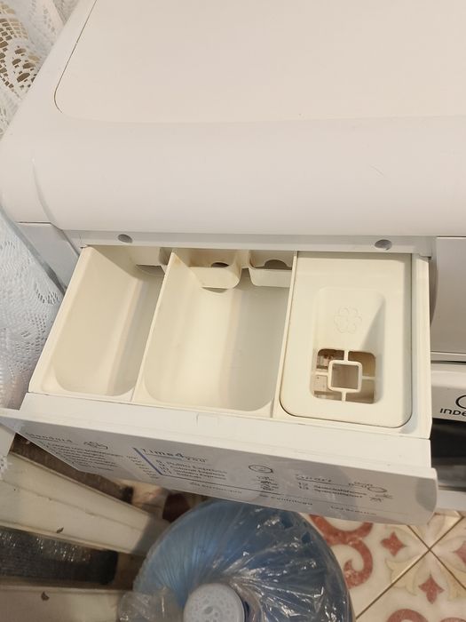 Пральна машина INDESIT WISL 105 на 7 кг.