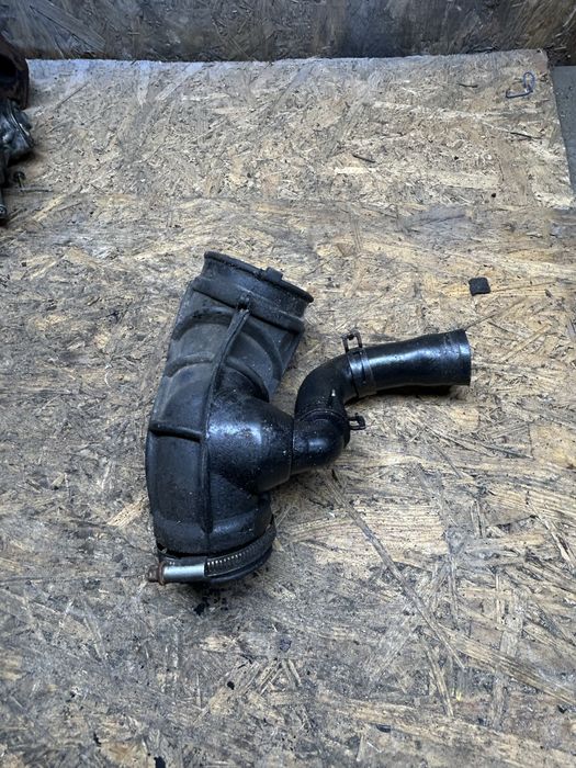 Патрубок повітряний Opel Zafira Опель 2.0 дизель 24441600