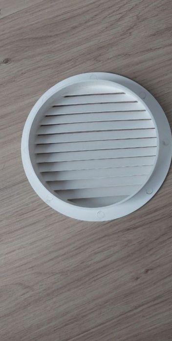 Kratka wentylacyjna okrągła plastikowa 15 cm biała