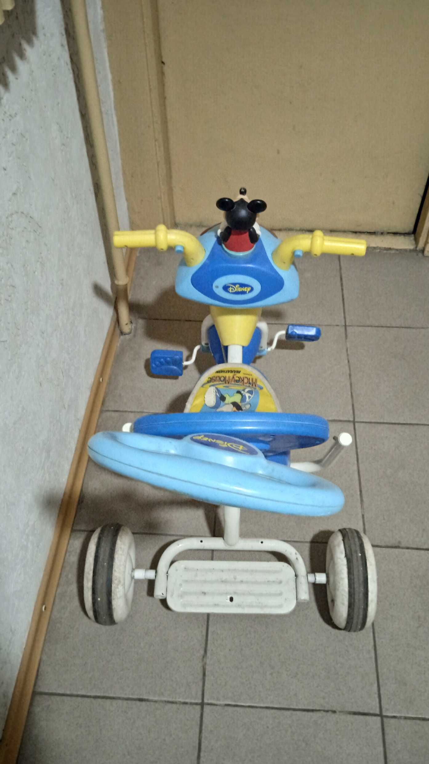 Трьохколісний дитячий велосипед