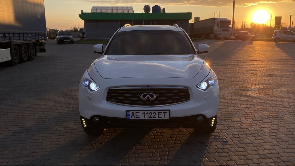 Продам Infiniti FX S51 2010 5.0