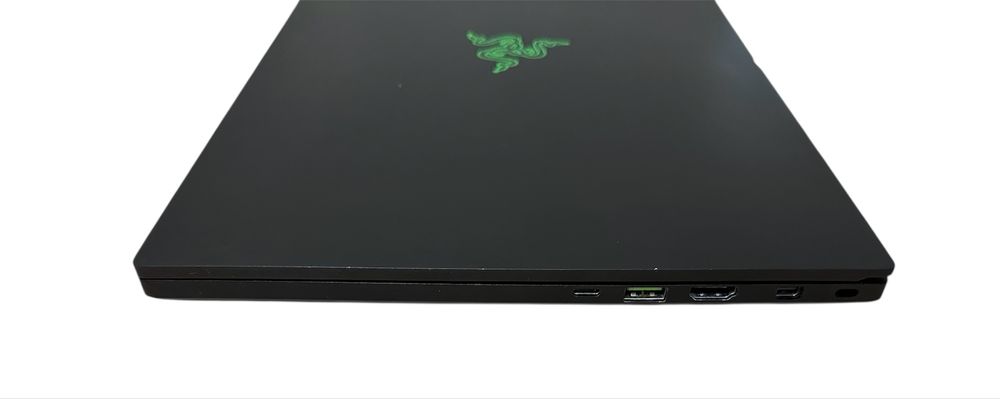 Razer Blade i7-9750H/RTX 2080 8gb/32gb ddr4/1TB ssd/Full HD 240Hz