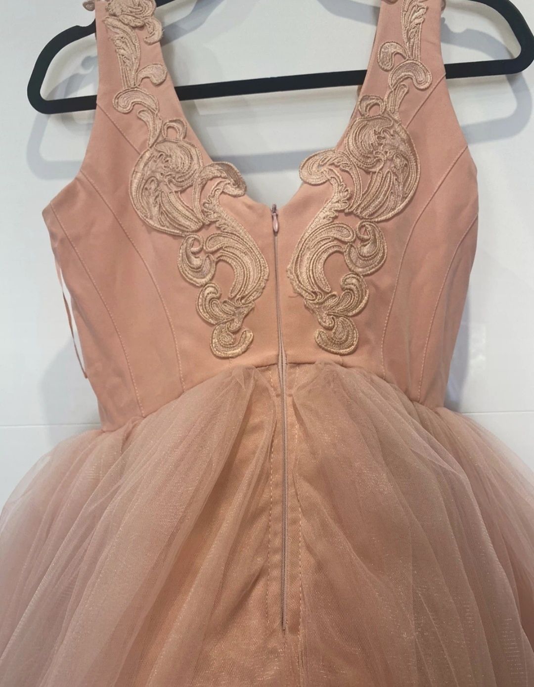Sukienka pudrowy roz różowa tiulowa lacoria emo emu 18 wesele