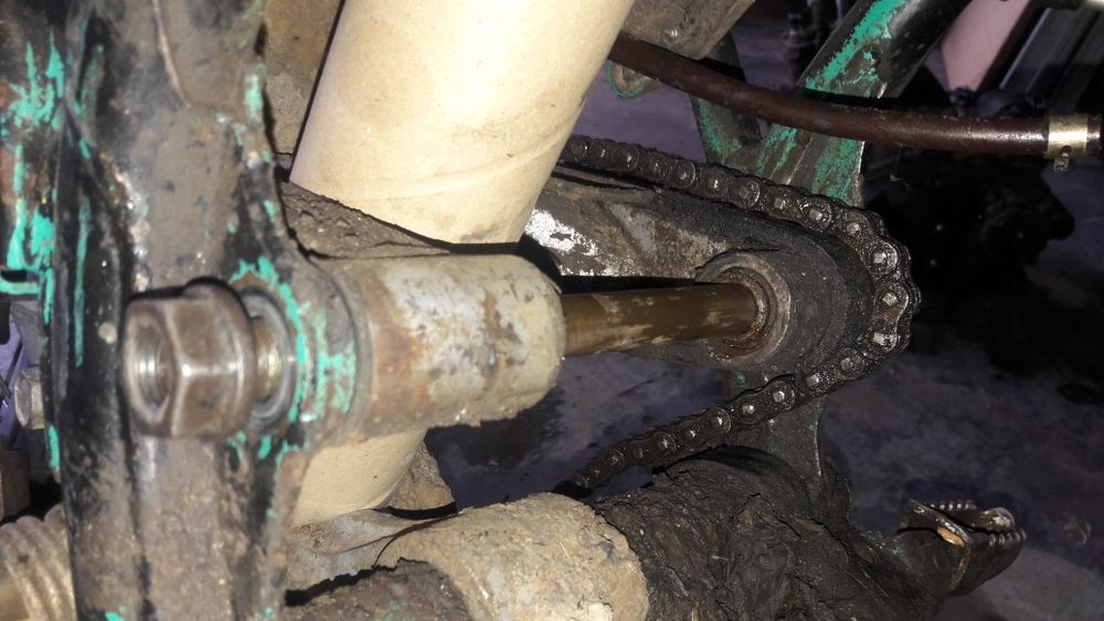 Oś ośka wahacza śruba mocująca Kawasaki Kmx 125 kdx 200 części dawca