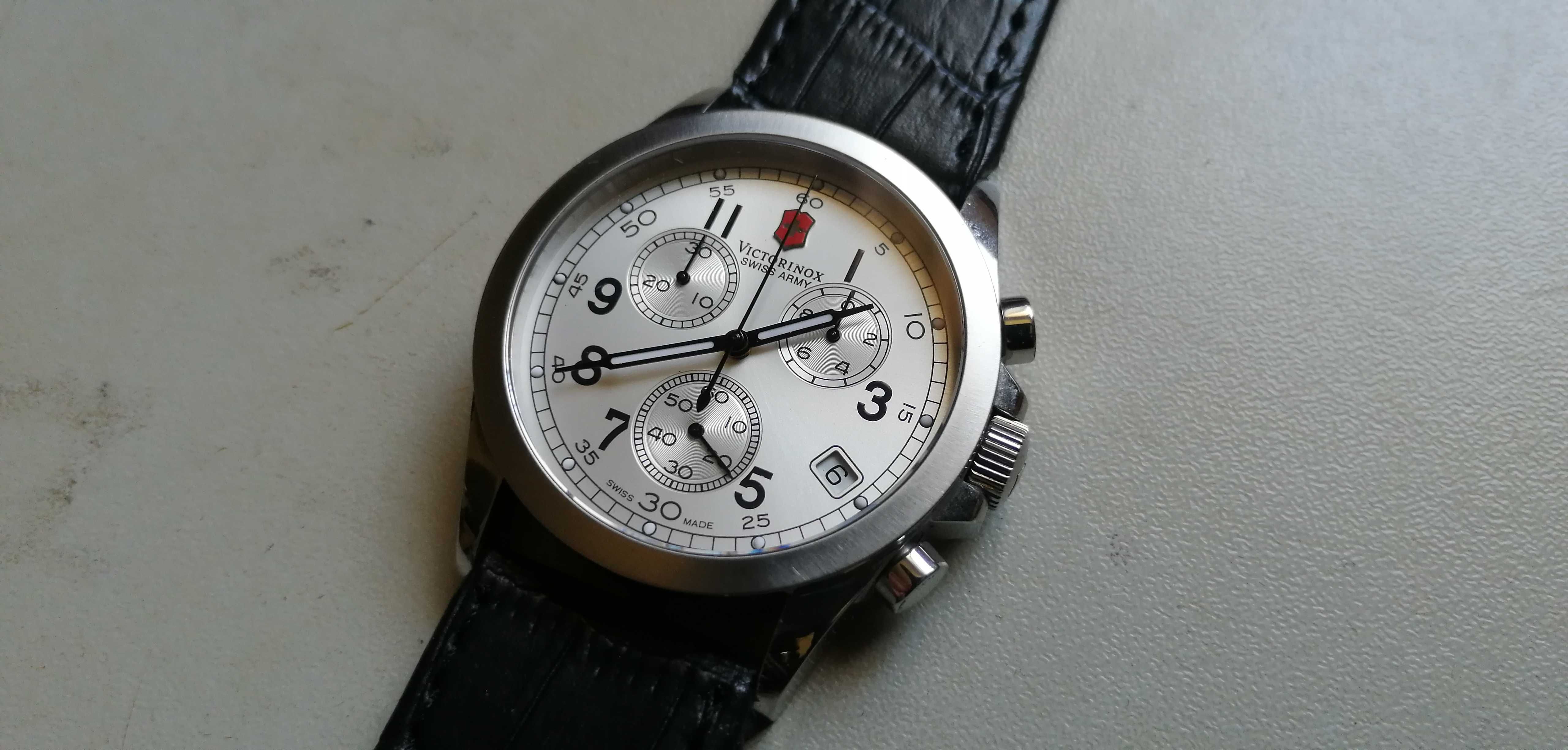 VICTORINOX - swiss army - zegarek