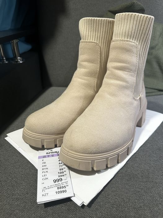 Чоботи на осінь жіночі