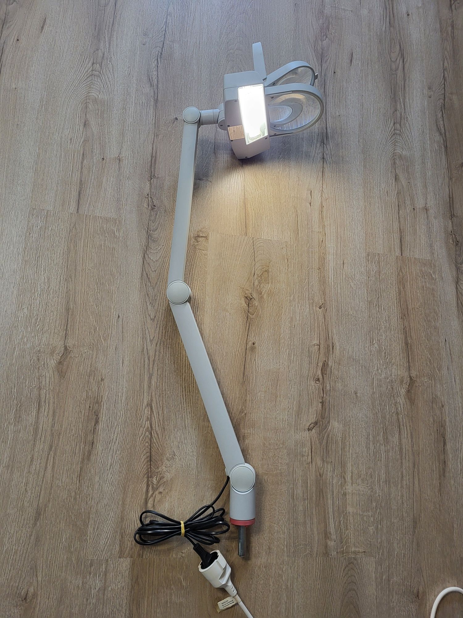ESCHENBACH lupa  powiększająca lampa