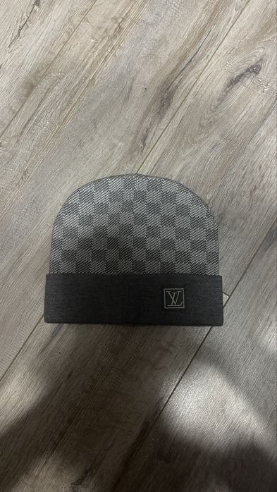 шапка louis vuttion