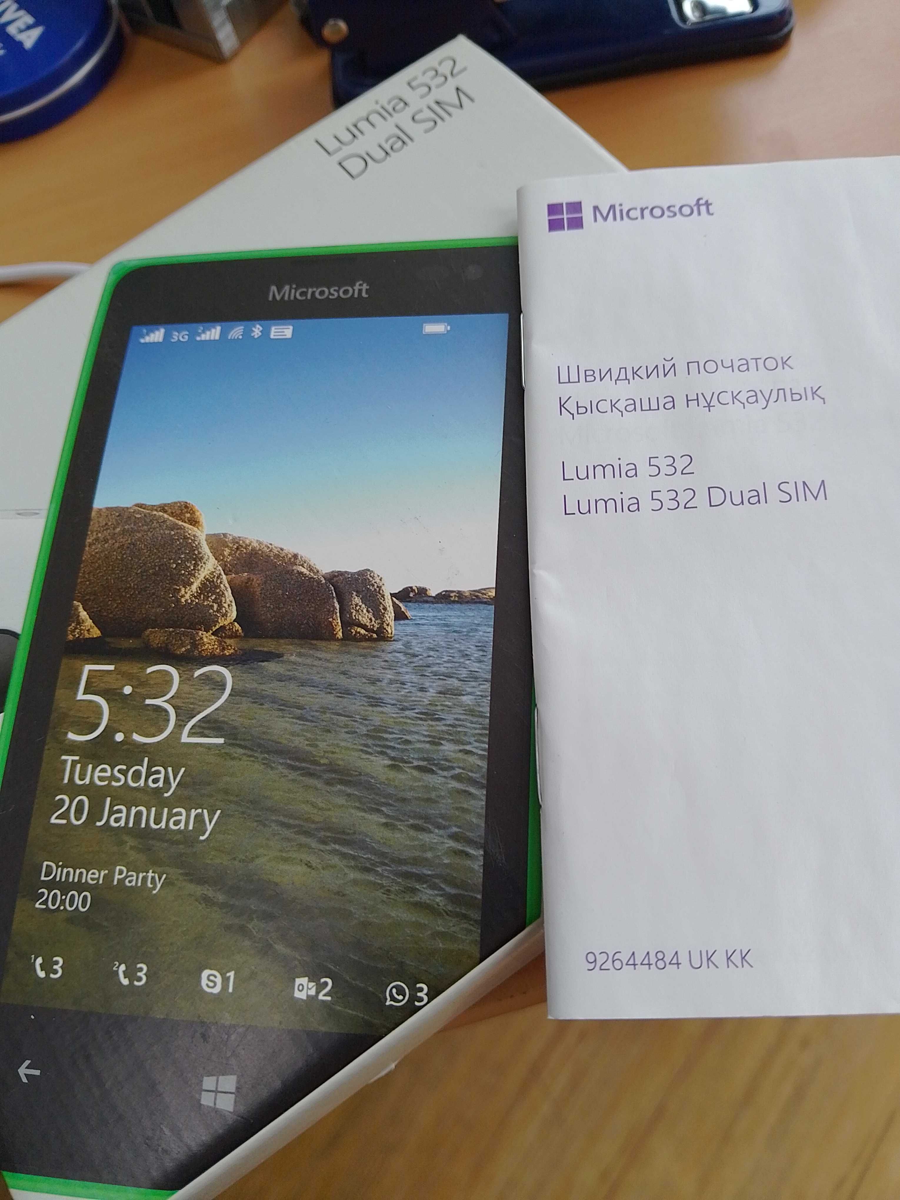 Мобільний телефон Microsoft Lumia 640 XL