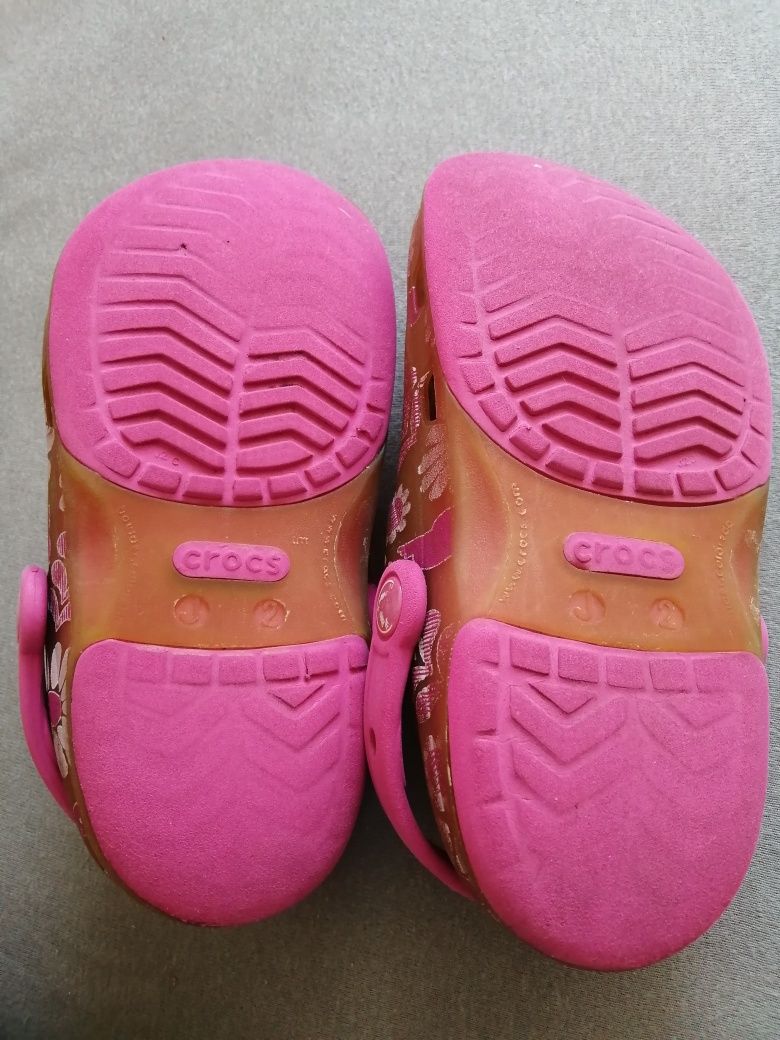 Crocs, długość wkładki 22.