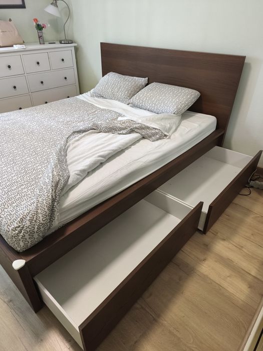 Cama Ikea Malm 1,60m com 4 gavetas e estrado