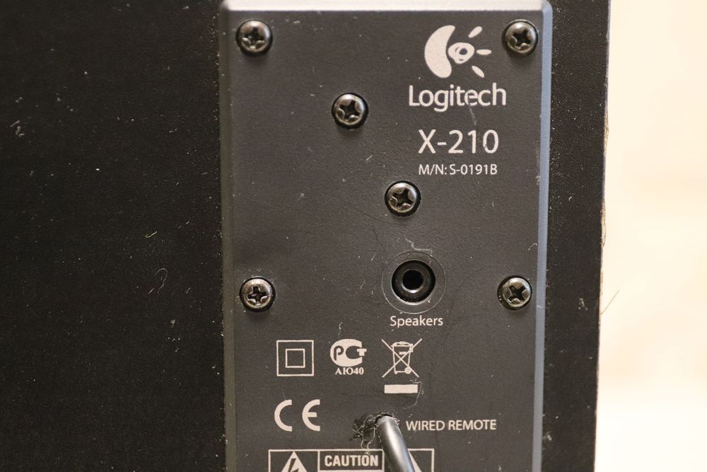 Logitech  X - 210  сабвуфер